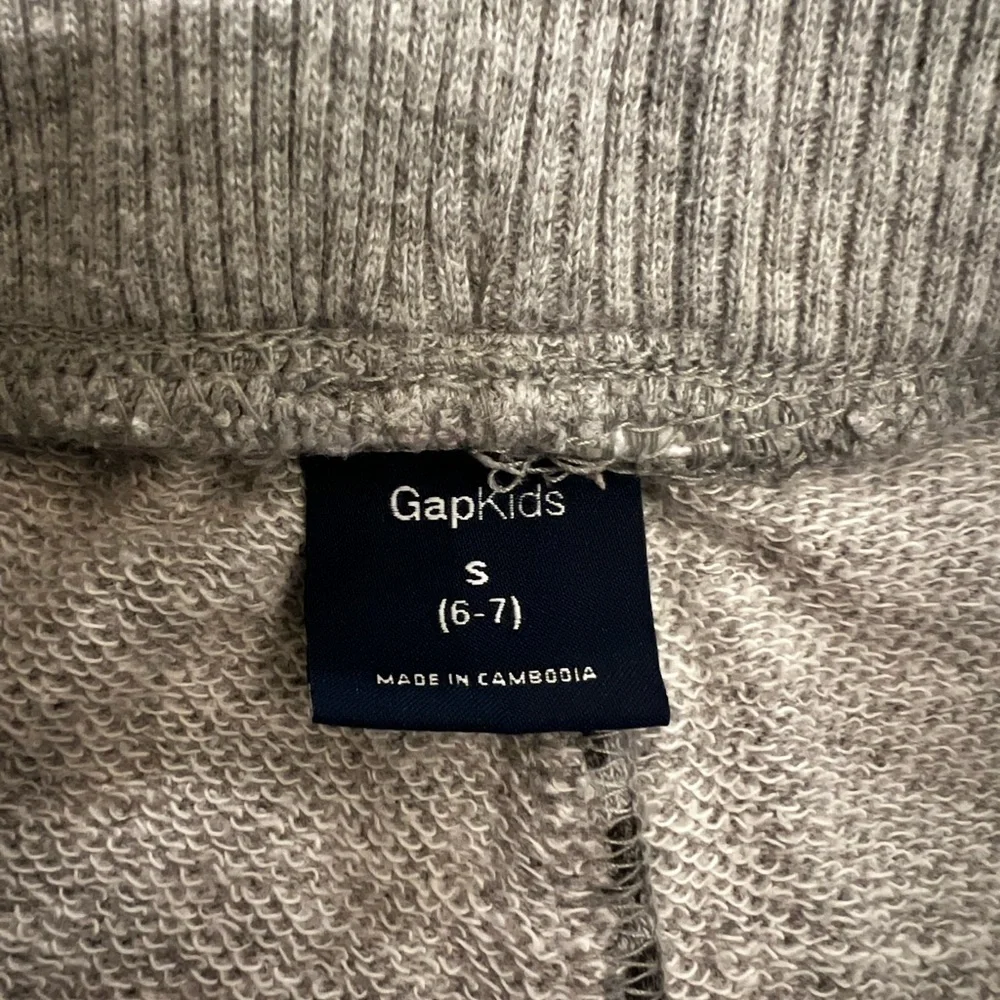 Gap Girls Hooded Sweatshirt and Grey Joggers Size Small Pink